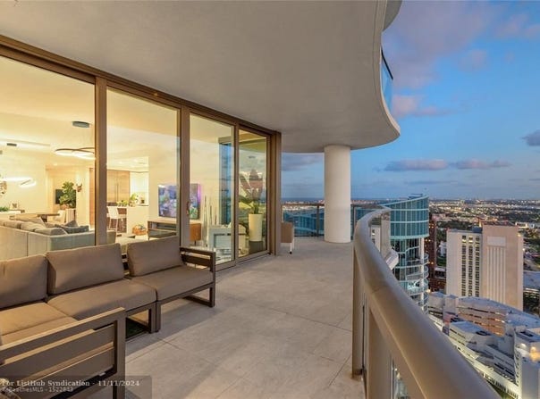 100 E Las Olas Blvd, Fort Lauderdale, FL 33301