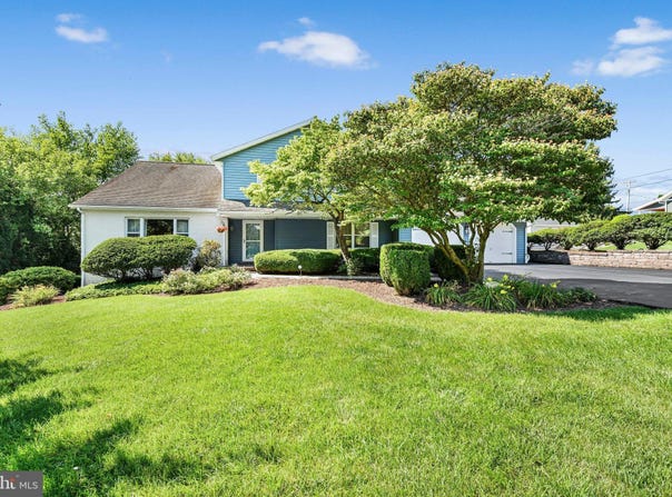 30 W ELM Street, CONESTOGA, PA 17516