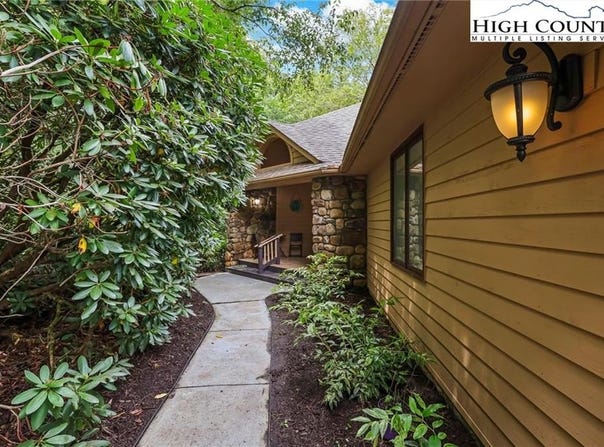233 Dugger Drive, Banner Elk, NC 28604