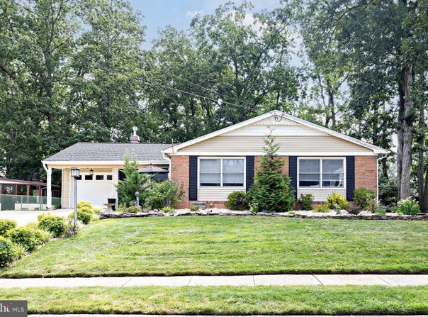 203 CHATHAM ROAD, BLACKWOOD, NJ 08012