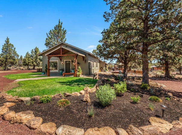 18380 Goldcoach Road, Sisters, OR 97759