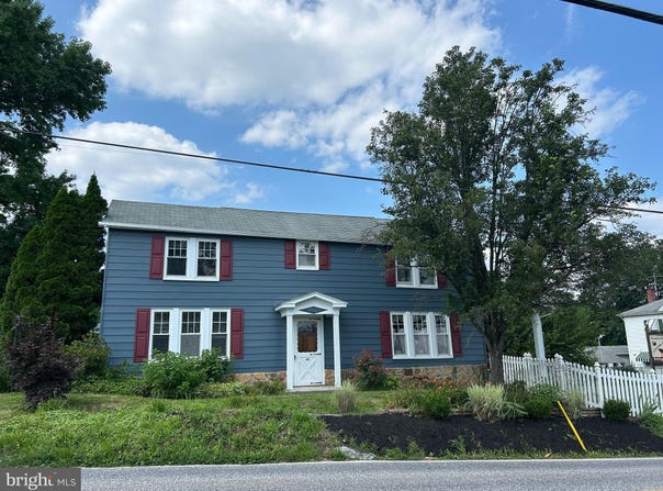 323 W 1ST STREET, BOILING SPRINGS, PA 17007