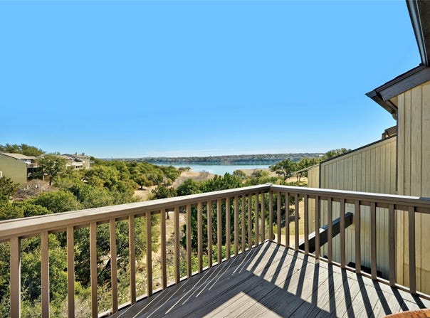 115 Comanche Pt, Point Venture, TX 78645