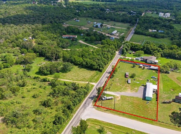 235 Thompson RD, Dale, TX 78616