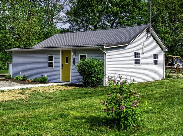 1439 W Central Avenue, Bluffton, IN 46714-2218