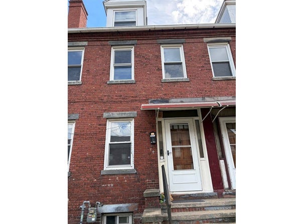 46 N Canal St, Holyoke, MA 01040