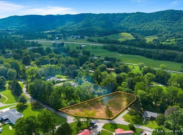 Lilac Drive, LaFollette, TN 37766