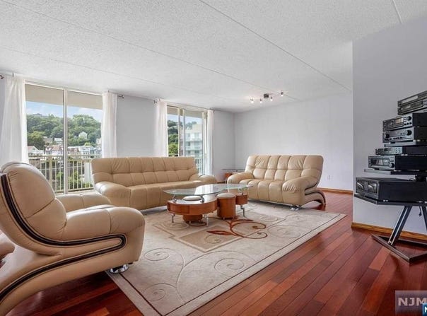 1055 River Road 905, Edgewater, NJ 07020