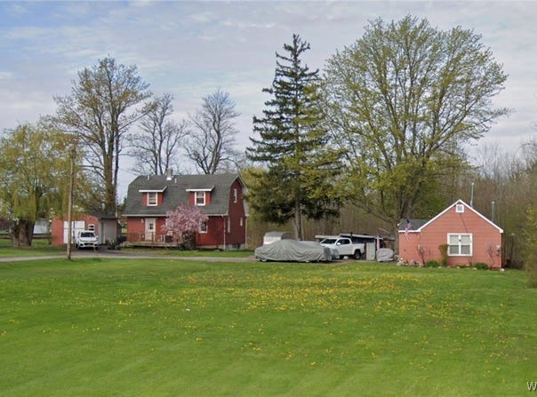 132 Pavement Road, Lancaster, NY 14086