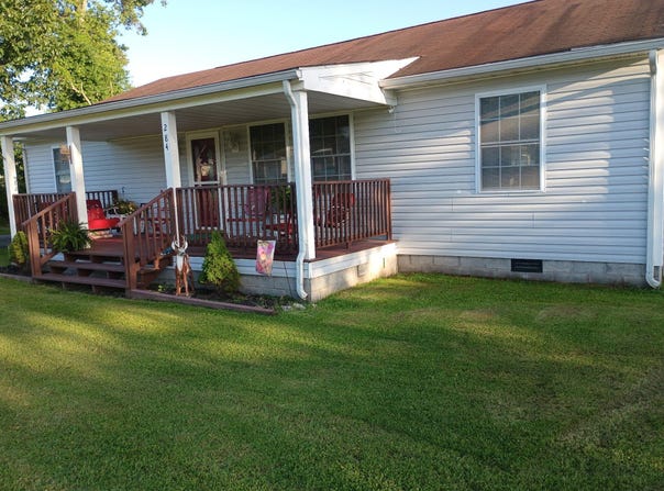 284 Lewis St, Rupert, WV 25984