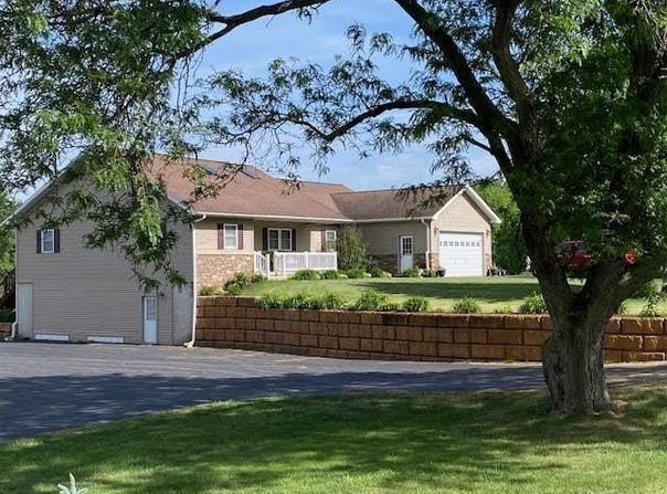 9699 Il Route 84, Savanna, IL 61074