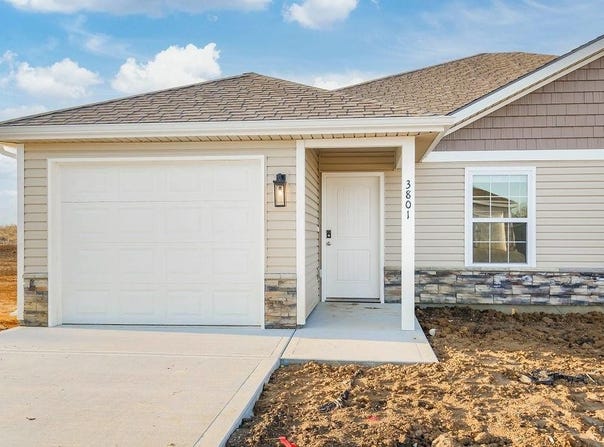 3818 NW 93rd Street, Kansas City, MO 64154