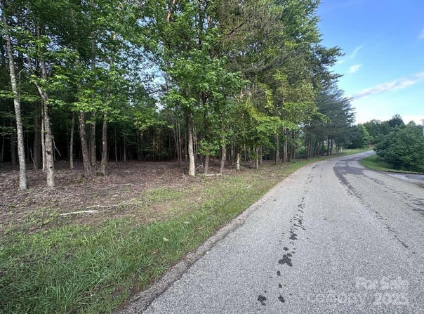 2320 Howard Arnett Road, Lenoir, NC 28645