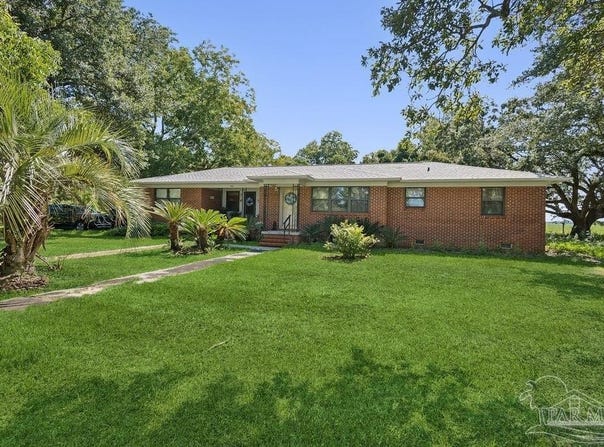 8806 Hwy 89, Milton, FL 32570