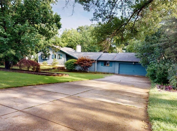 6724 Somerset Drive, Brecksville, OH 44141