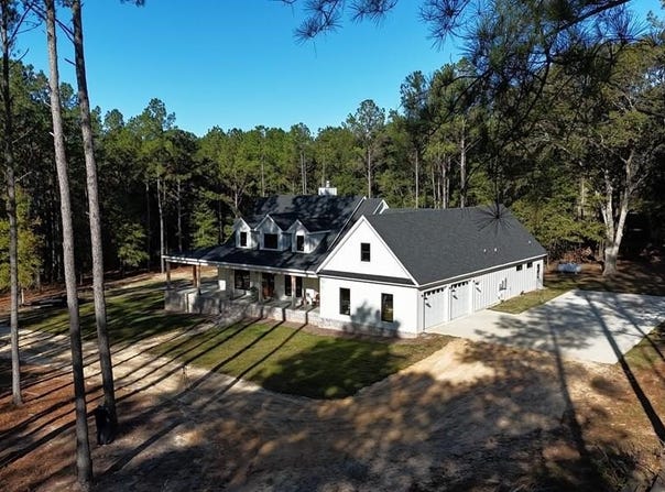 1085 County Road 122, Headland, AL 36345