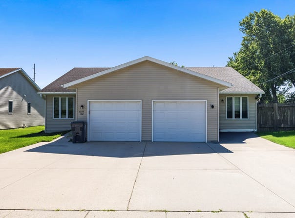 1327 W 3rd Street, Nevada, IA 50201