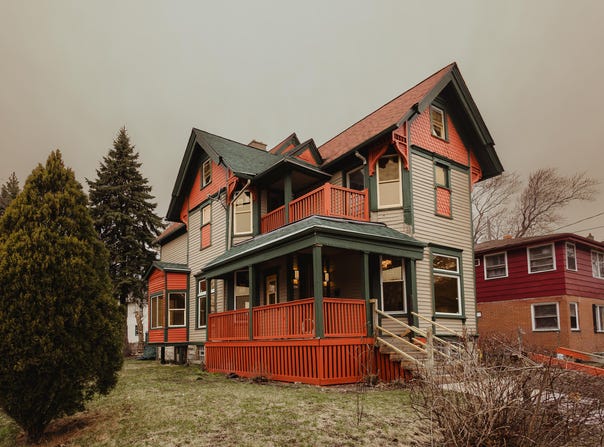 403 N 32nd St, Milwaukee, WI 53208