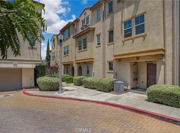 14120 W Willow Lane, Van Nuys, CA 91405