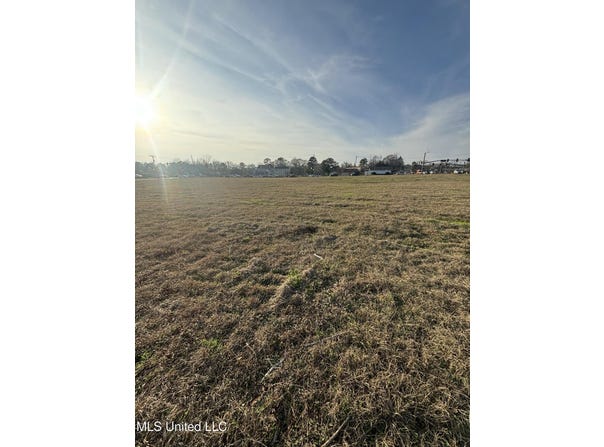 Clinton Parkway, Clinton, MS 39056