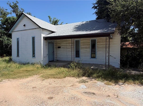500 6th Street, Cameron, TX 76520