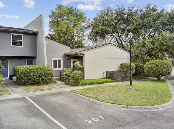 207 Ventura Place, Mount Pleasant, SC 29464