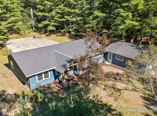 5267 E 28th Street, White Cloud, MI 49349