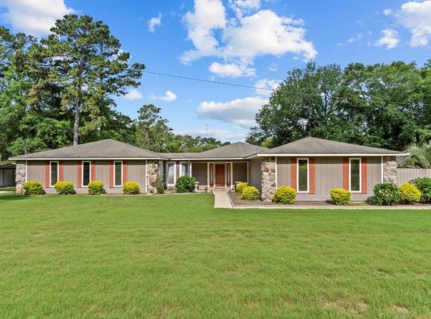 122 Greenview Circle, Dothan, AL 36301
