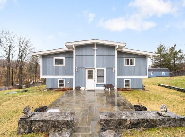 15 Meadow Ridge Road, Brewster, NY 10509
