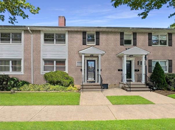 82-09 268th Street, Queens, NY 11004