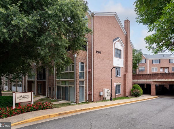 6908 FAIRFAX DRIVE, ARLINGTON, VA 22213