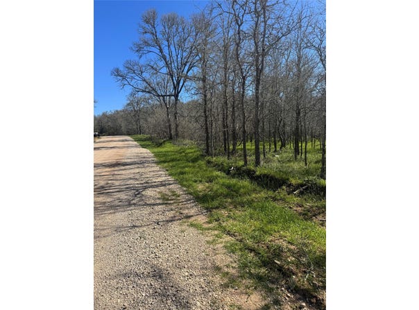 291 Kolekole LN, Bastrop, TX 78602