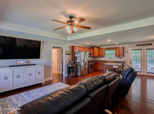 150 Peabody Loop, Coxs Creek, KY 40013