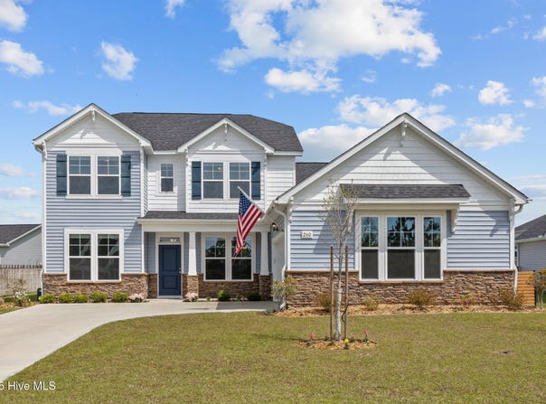 260 E Red Head Circle, Sneads Ferry, NC 28460