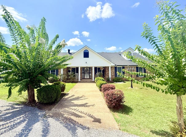 367 Dr King Drive, Gore Springs, MS 38929