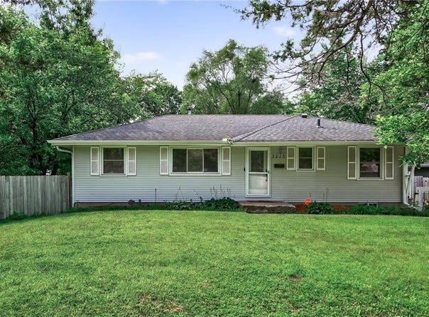 3213 W Old Shakopee Road, Bloomington, MN 55431