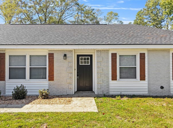 1240 Chalk Hill Road, Tallassee, AL 36078