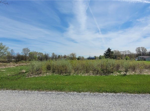 3241-3242 Madrona Court, West Salem, OH 44287