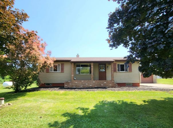 6713 S Loomis Road, Dewitt, MI 48820
