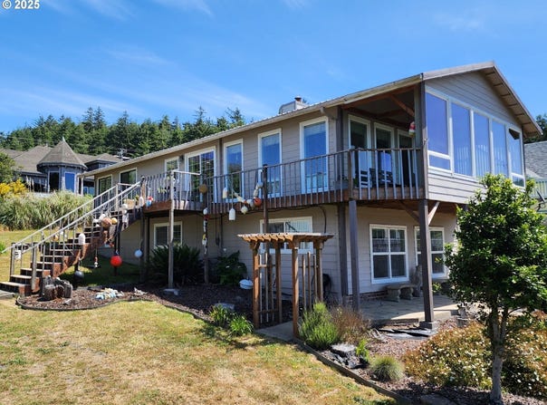 220 8TH ST, Port Orford, OR 97465
