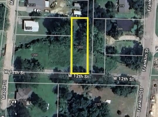 1202 Maple Street, Bonham, TX 75418