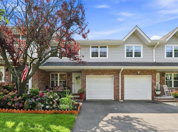 10 Sprucewood Boulevard, Central Islip, NY 11722