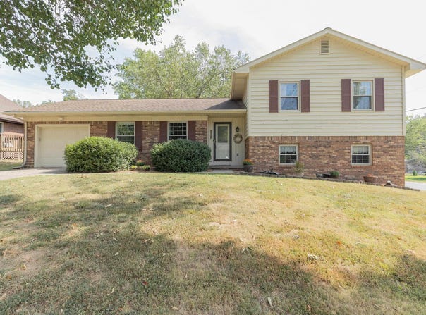 5722 Gardenia Drive, Newburgh, IN 47630