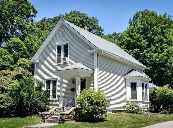 3 Commonwealth Avenue, Hopkinton, MA 01748