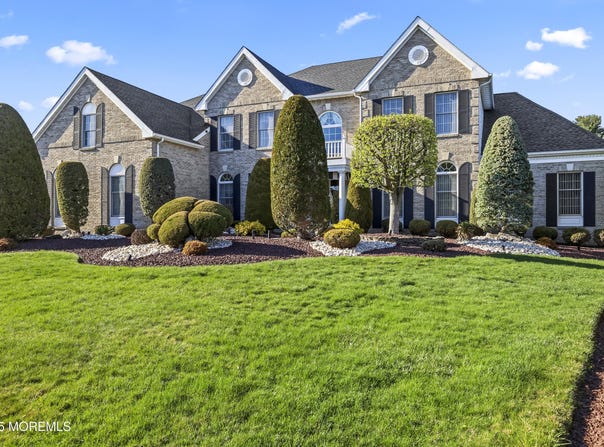 1 Country View Drive, Freehold, NJ 07728