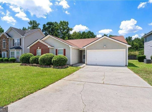 8318 Champion Trail Circle, Fairburn, GA 30123