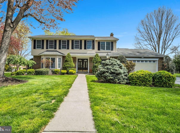 1121 OAK STREET, CARLISLE, PA 17013