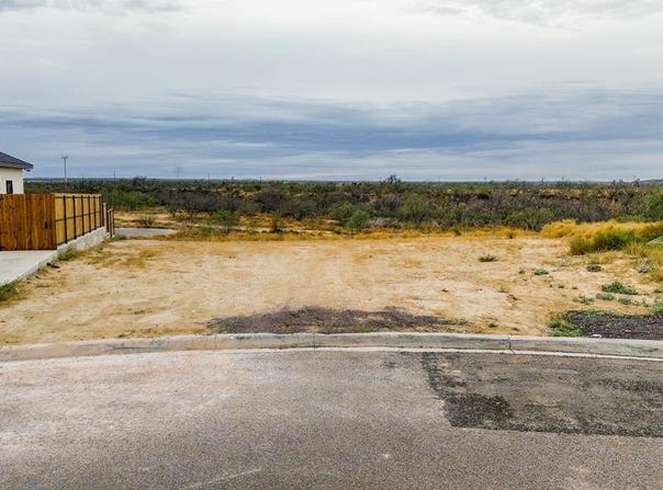 2333 Darlene Street, Eagle Pass, TX 78852
