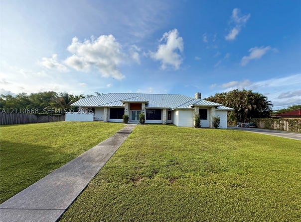 11961 NW 4th St, Plantation, FL 33325