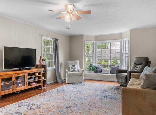 352 W Rhea Avenue, Spring City, TN 37381